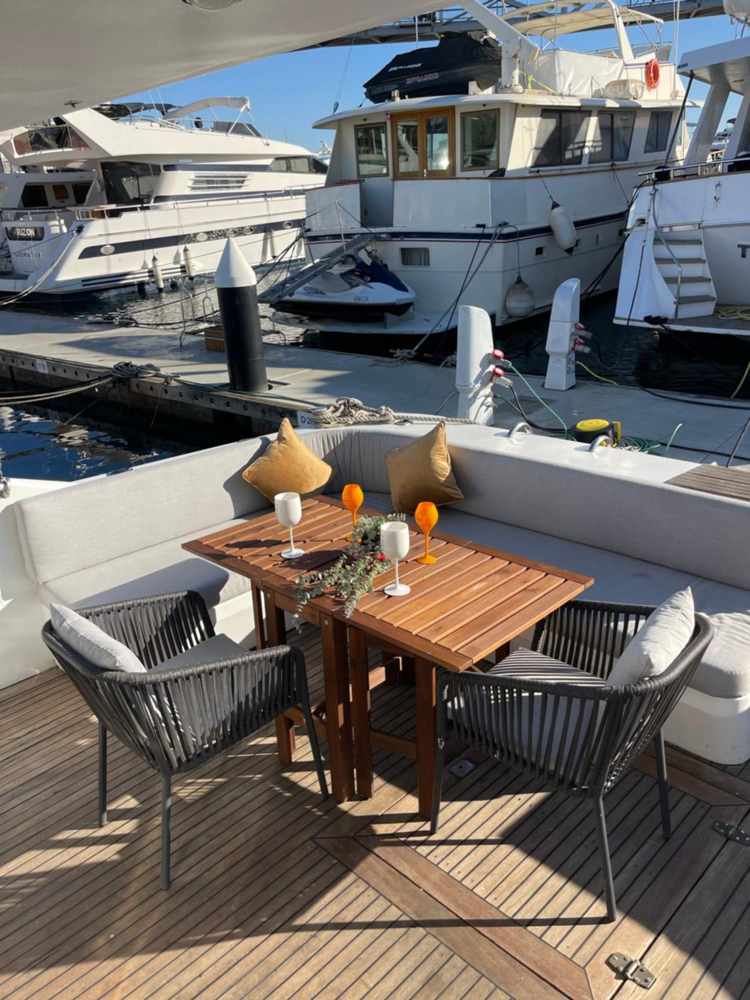 Yate Stv Bateau-hôtel